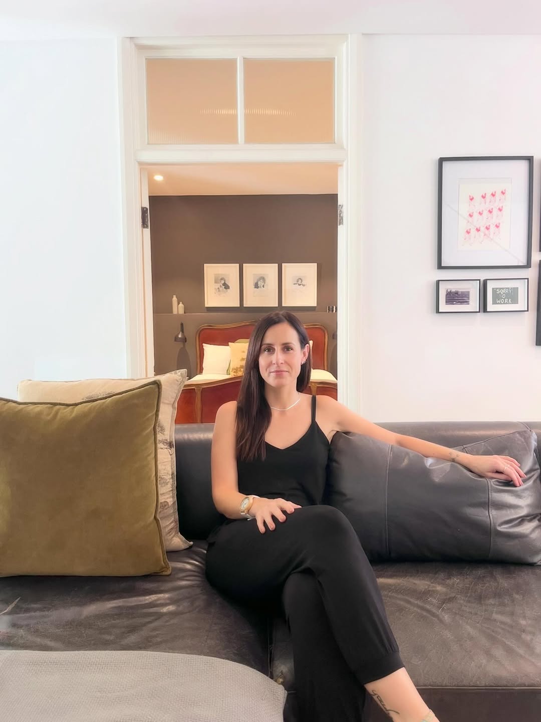 Nutritional therapist in a warm home setting